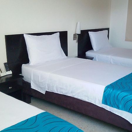 Granada Inn Hotel カリ エクステリア 写真