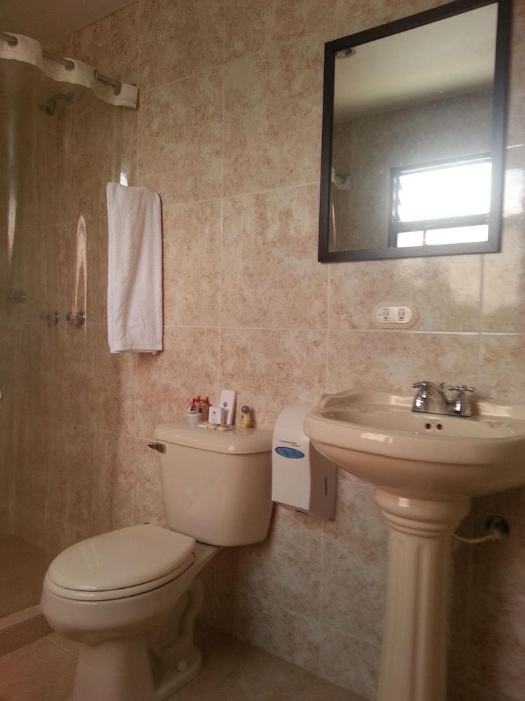 Granada Inn Hotel カリ エクステリア 写真
